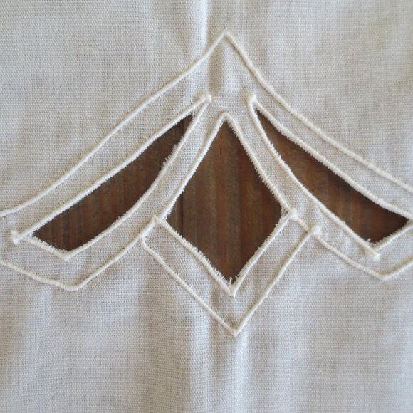 Large Formal Wilton Court Bone Art Deco Style Tablecloth 68" x 104" - Picture 4 of 8